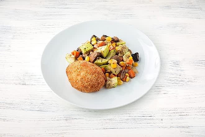 Котлета по-домашнему с запеченными овощами в Пироговом Дворике