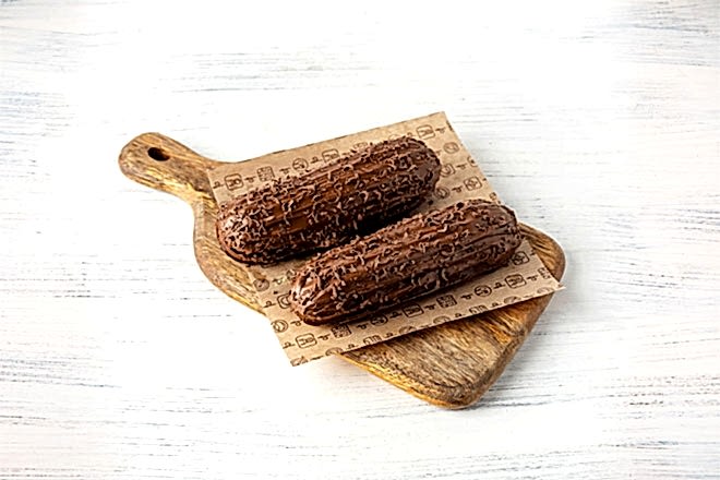 Набор эклеров шоколадно-ореховых в Пироговом Дворике