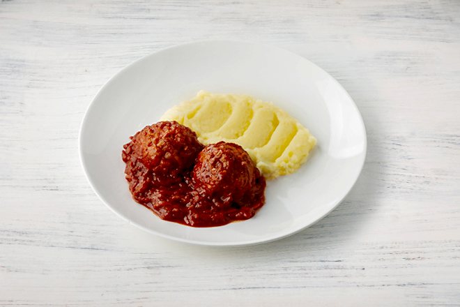 Ёжики в томатном соусе с картофельным пюре в Пироговом Дворике