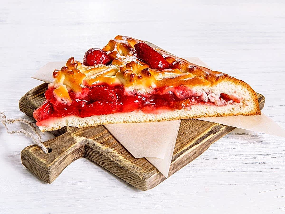 Пирог с клубникой в Пироговом Дворике