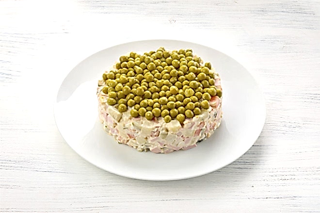 Салат Оливье в Пироговом Дворике