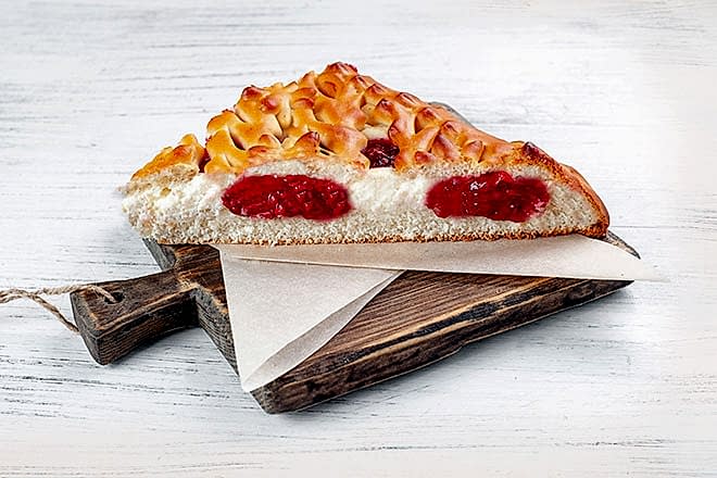 Пирог с малиной и творогом в Пироговом Дворике