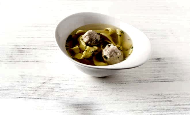 Суп-лапша с куриными фрикадельками в Пироговом Дворике