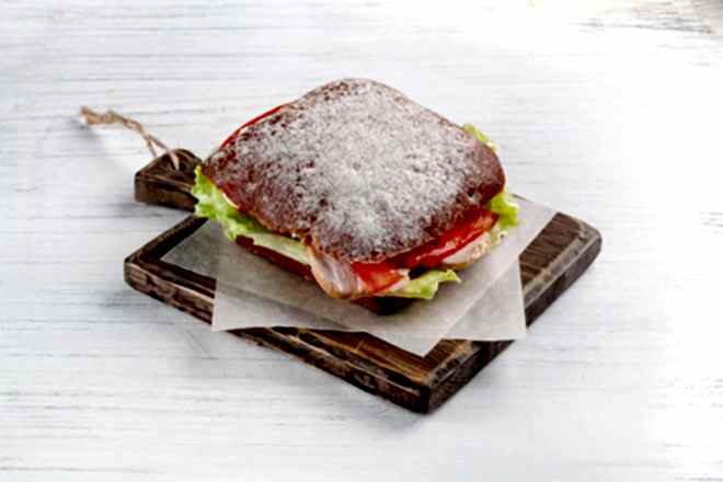 Сэндвич с цыплёнком в Пироговом Дворике