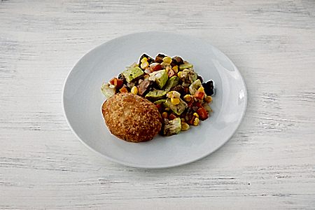 Котлета по-домашнему с запеченными овощами в Пироговом Дворике