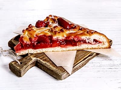 Пирог с клубникой в Пироговом Дворике