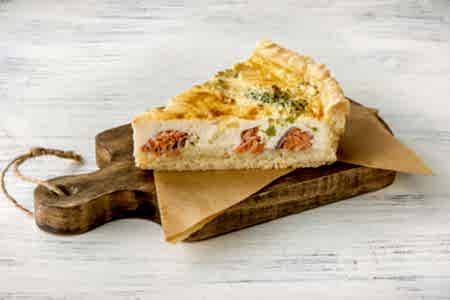 Тирольский пирог с форелью и брокколи в Пироговом Дворике