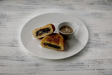 Картофельная зраза с грибами и грибным соусом в Пироговом Дворике