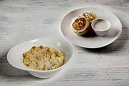 Завтрак с кашей и сырниками в Пироговом Дворике