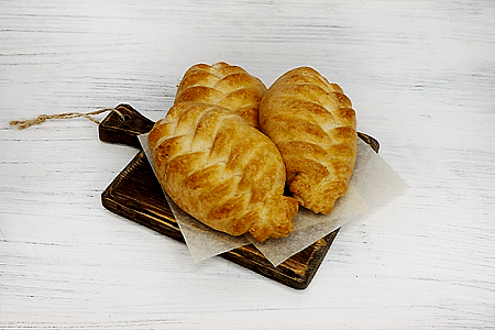 Набор пирожков с луком и яйцом в Пироговом Дворике